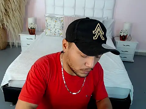 Snapshot of Max_Rivers chatting on October 16, 12:08 pm Max Rivers online show from October 16, 12:08 pm