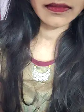 Queen-Bee143 online show from February 10, 6:49 am