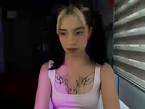 Snapshot of Kittyross chatting on September 27, 8:27 pm Kittyross online show from September 27, 8:27 pm