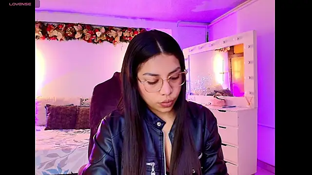 kloe28 online show from November 17, 4:02 am