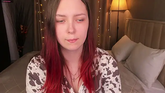 Monica  Queen online show from March 17, 5:33 am