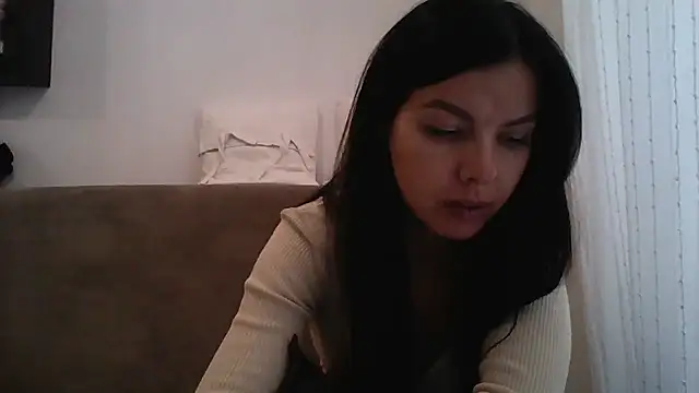 Lorivell online show from December 2, 9:33 am