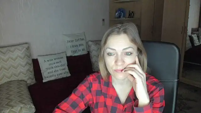 Tiffany Bates online show from January 15, 3:23 am