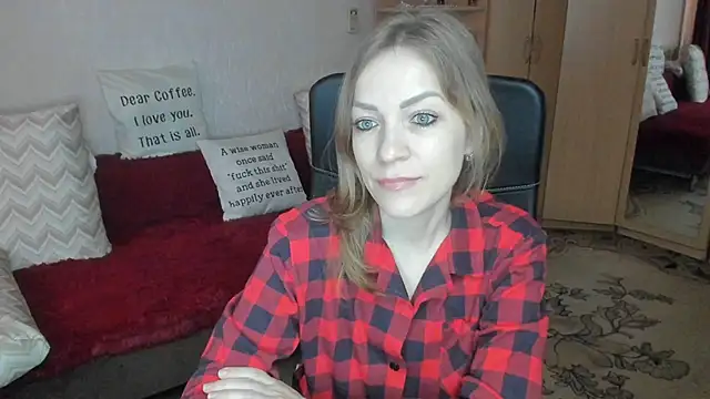 Tiffany Bates online show from April 3, 11:08 am