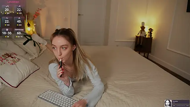 SophieBelll online show from December 14, 12:00 pm