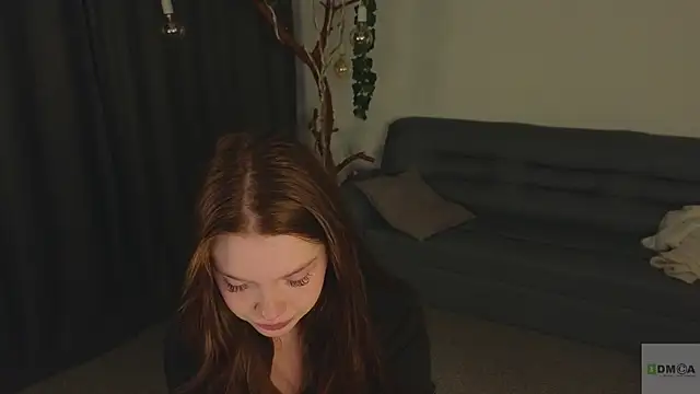 Nicole Broown  online show from June 10, 9:02 pm