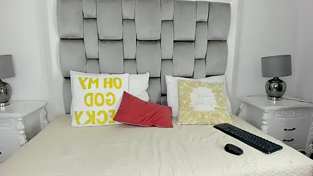 ChikiBom28 online show from July 9, 7:49 pm