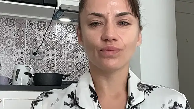 Roriann online show from February 10, 7:22 am