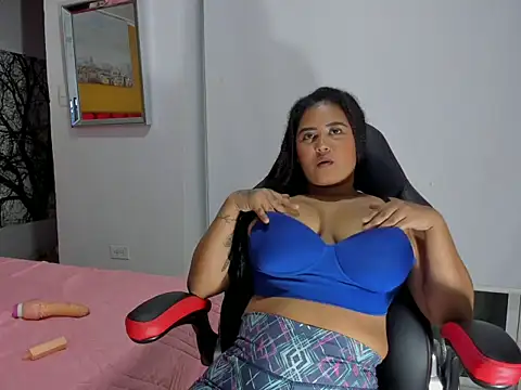 Snapshot of kiiaraa_ chatting on September 28, 2:18 am kiiaraa online show from September 28, 2:18 am