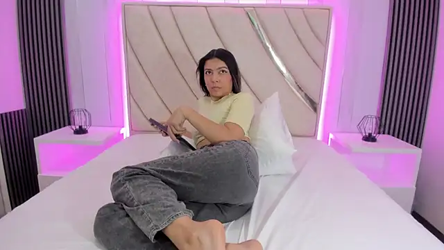 celestebellmont online show from November 25, 2:08 pm