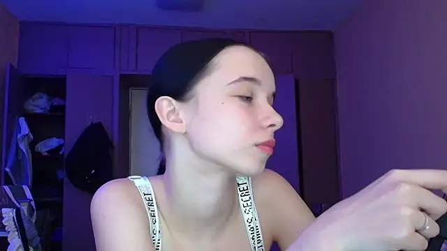 Emilia Light online show from March 12, 1:36 pm