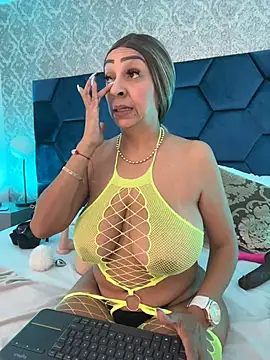 Angelina Roa online show from June 30, 2:27 pm