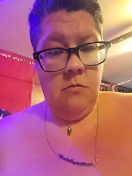 violentviolet68 online show from June 8, 4:08 pm