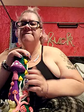 violentviolet68 online show from March 3, 6:36 pm