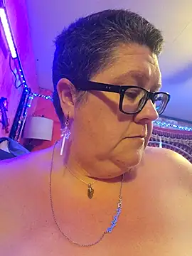 violentviolet68 online show from June 6, 9:54 pm