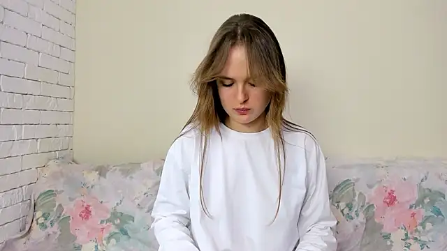 LilMary  online show from March 19, 7:56 am