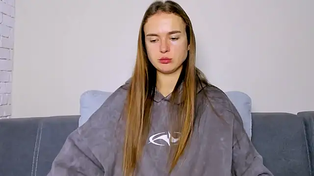 LilMary  online show from December 1, 7:23 am