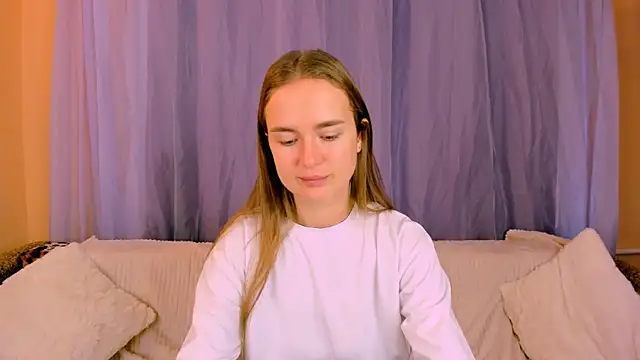 LilMary  online show from November 27, 7:33 am