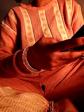 eastheaven online show from December 21, 6:12 pm