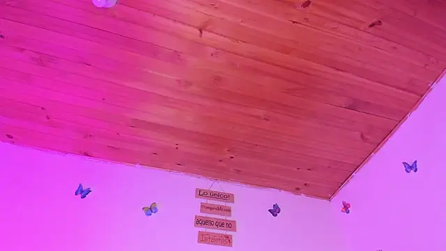 Lia Roses3x online show from April 8, 4:47 am