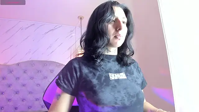 Snapshot of Iris__77 chatting on October 2, 6:57 pm Iris 77 online show from October 2, 6:57 pm