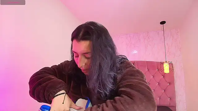 Snapshot of Iris__77 chatting on October 20, 6:33 pm Iris 77 online show from October 20, 6:33 pm