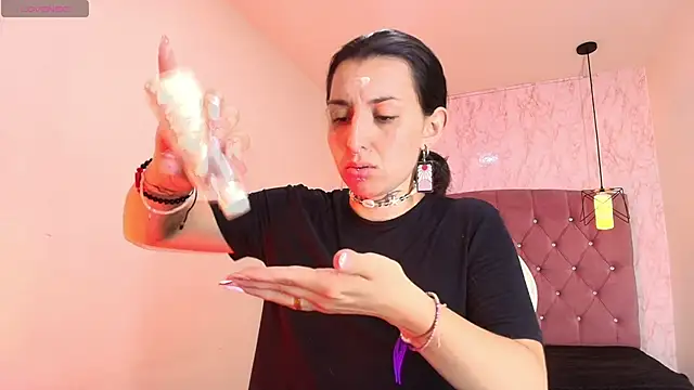 Iris  77 online show from October 21, 8:35 pm