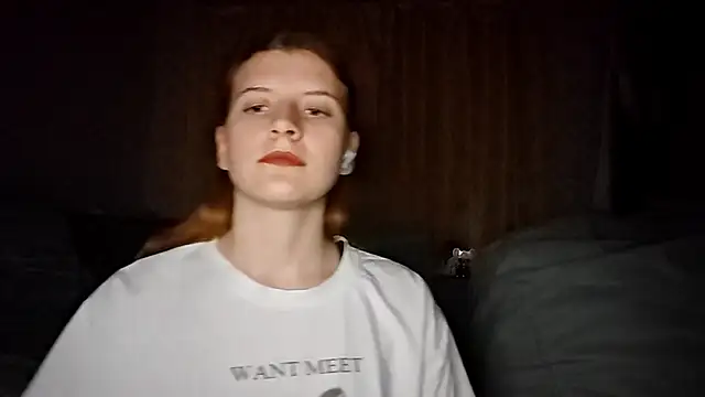 LynteriLain online show from October 29, 9:50 pm