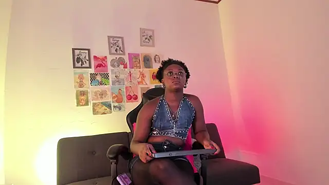 staicy26 online show from June 4, 6:34 pm