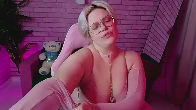 DominiqueSweetie online show from November 5, 9:47 am