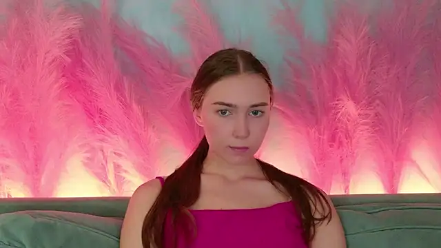 OliviaLay online show from December 18, 1:49 pm