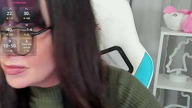 LindaRomero online show from October 4, 9:15 am