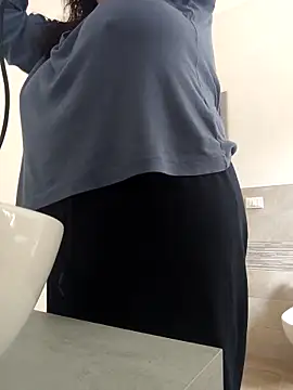 sexyguenda online show from March 22, 9:59 am