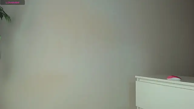 trixietaylor online show from April 9, 8:03 pm