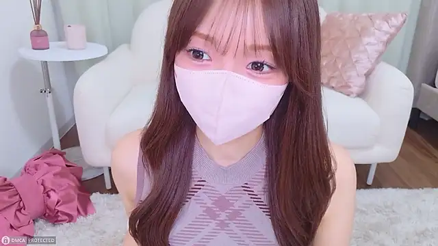 Seira  nn online show from April 28, 1:15 pm