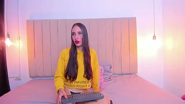 mara hil online show from December 2, 4:25 am