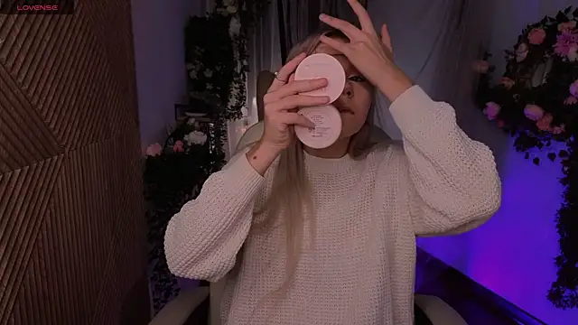 kitten murray  online show from November 19, 5:51 am