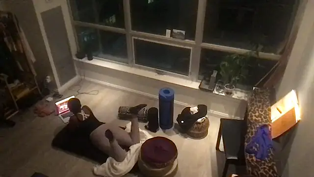 tia   fox online show from October 28, 3:56 am