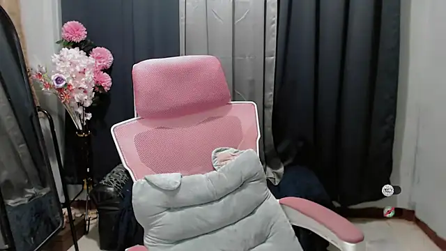 staceyslut  online show from October 13, 5:48 pm