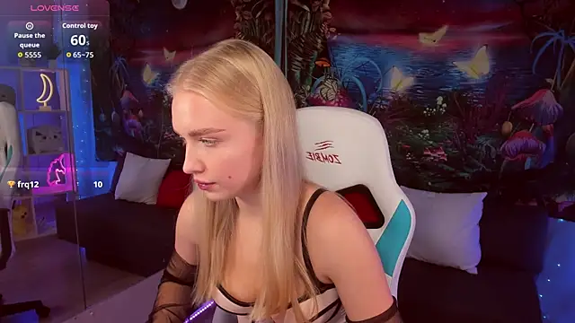 TessaGrays online show from November 27, 9:45 am