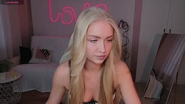 TessaGrays online show from March 7, 9:49 am