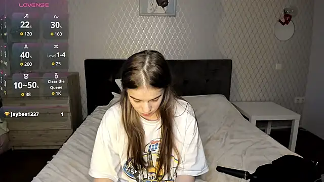 Snapshot of ShellyMoon_ chatting on October 12, 3:03 pm ShellyMoon online show from October 12, 3:03 pm