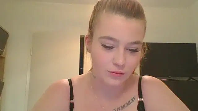 sexycurvy- online show from November 25, 8:49 am