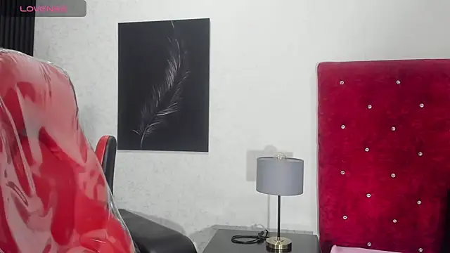 Luciaoregon online show from February 4, 1:36 pm