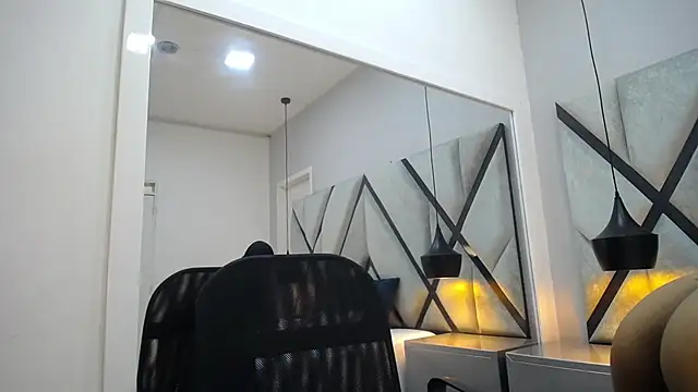 Megan Siner online show from December 3, 12:29 pm