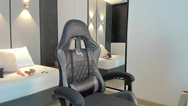 tabata69  online show from November 27, 9:17 pm