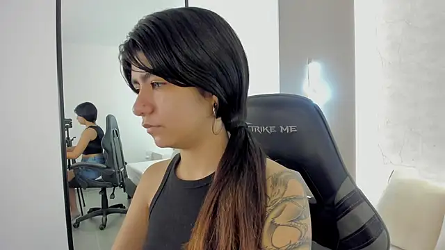 fiorella18  online show from November 15, 2:23 am