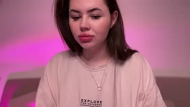 AlmaryKim online show from November 21, 8:00 pm