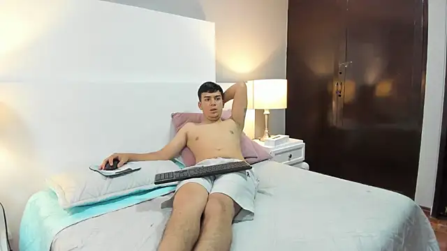 Dylan Katte online show from October 26, 1:56 am