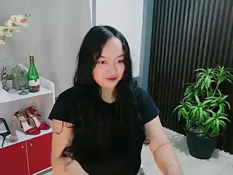 UrFavouriteCravings online show from December 16, 1:44 am